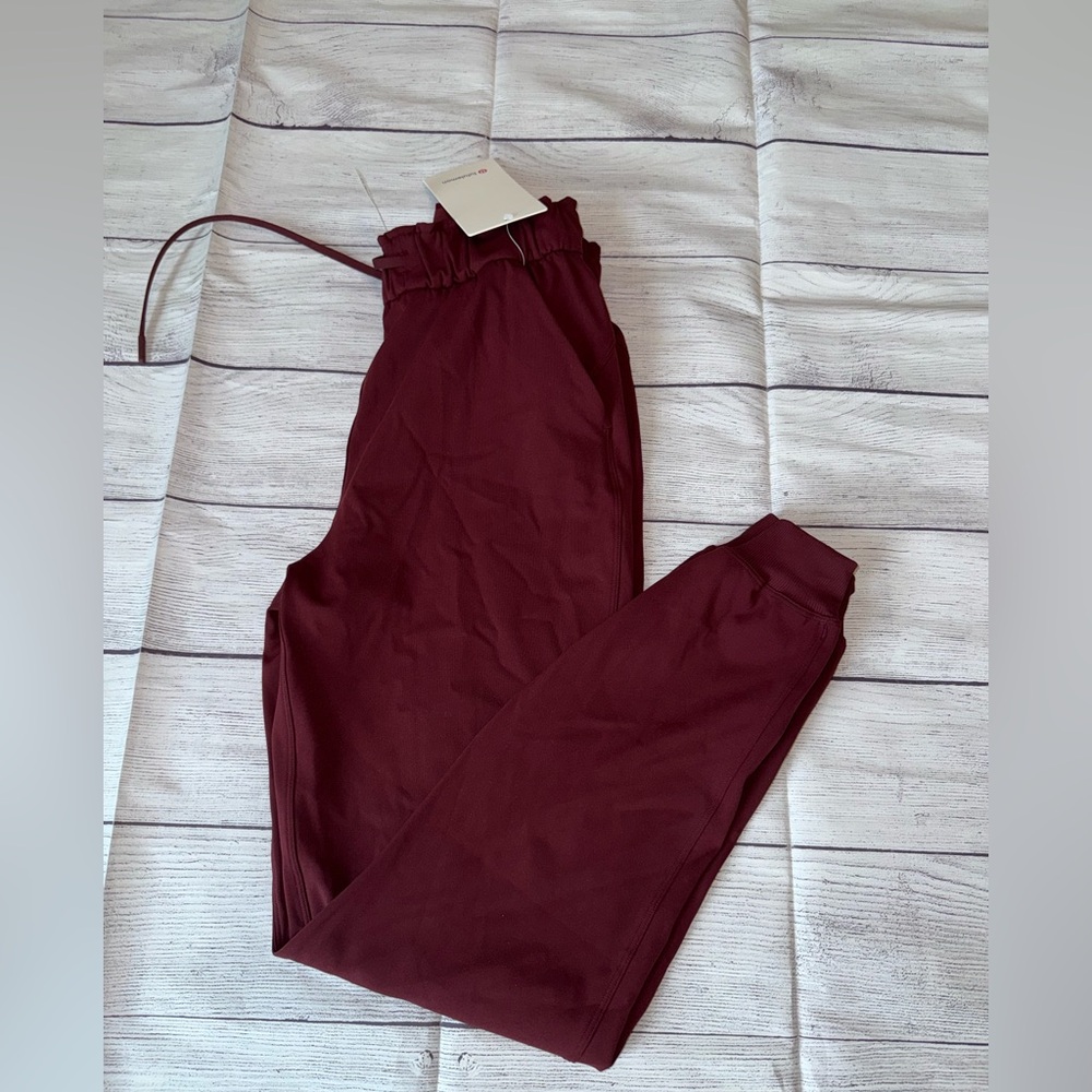 NWT Lululemon Stretch HR Jogger